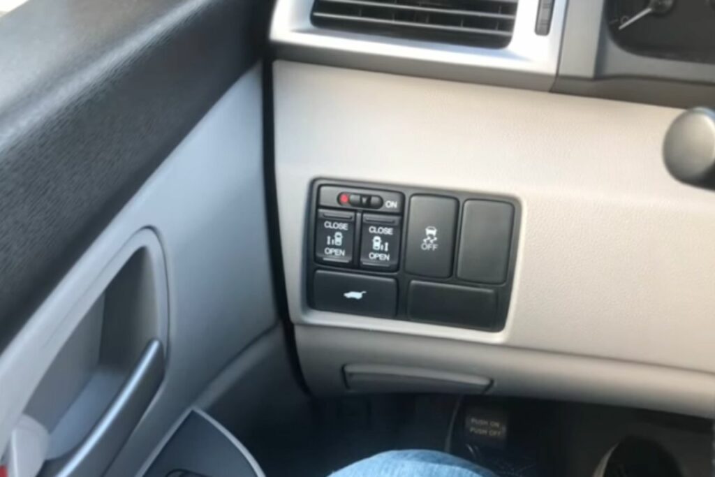 Honda Odyssey Automatic Doors Not Working (5 Issues Fixed
