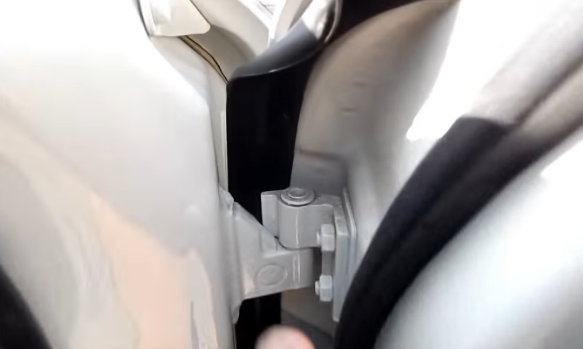 How to Clean Car Door Jambs to Perfection? 